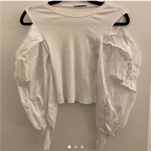 Unique top off the shoulder